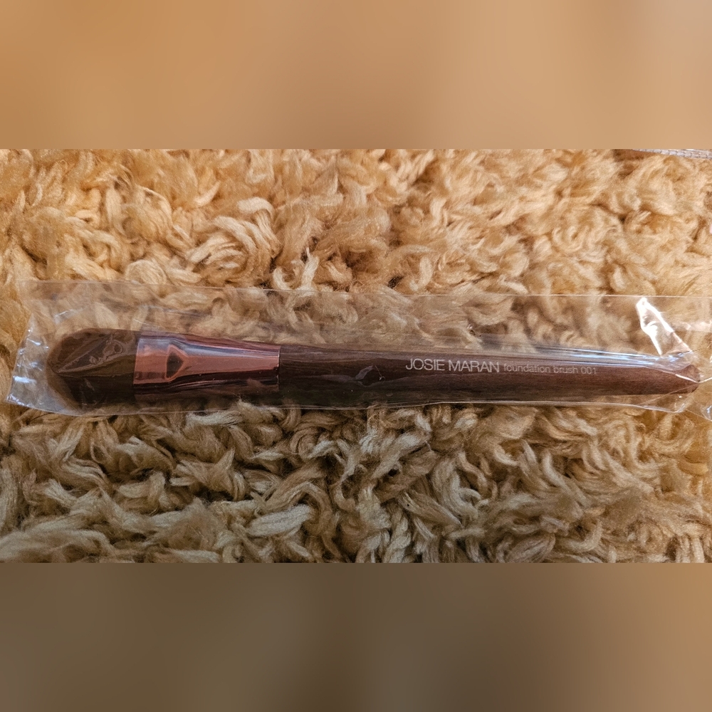Josie Maran Foundation Brush